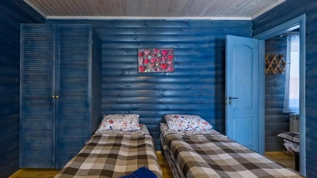 Дома для отпуска AVENTURIER CLUB houses in a line Rozhny-9